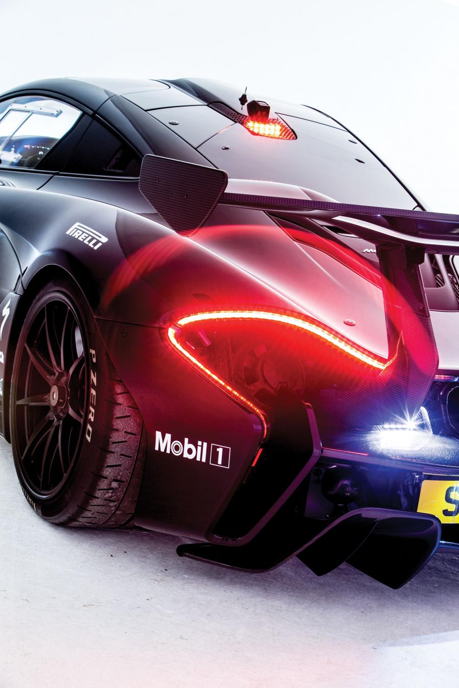 Детали экстерьера McLaren P1 GTR Road by Lanzante 2016 года  (фото 20 из 24)